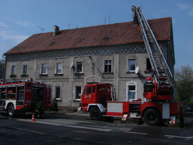 POŻAR W BUDYNKU WIELORODZINNYM - OSP Swieriawa
