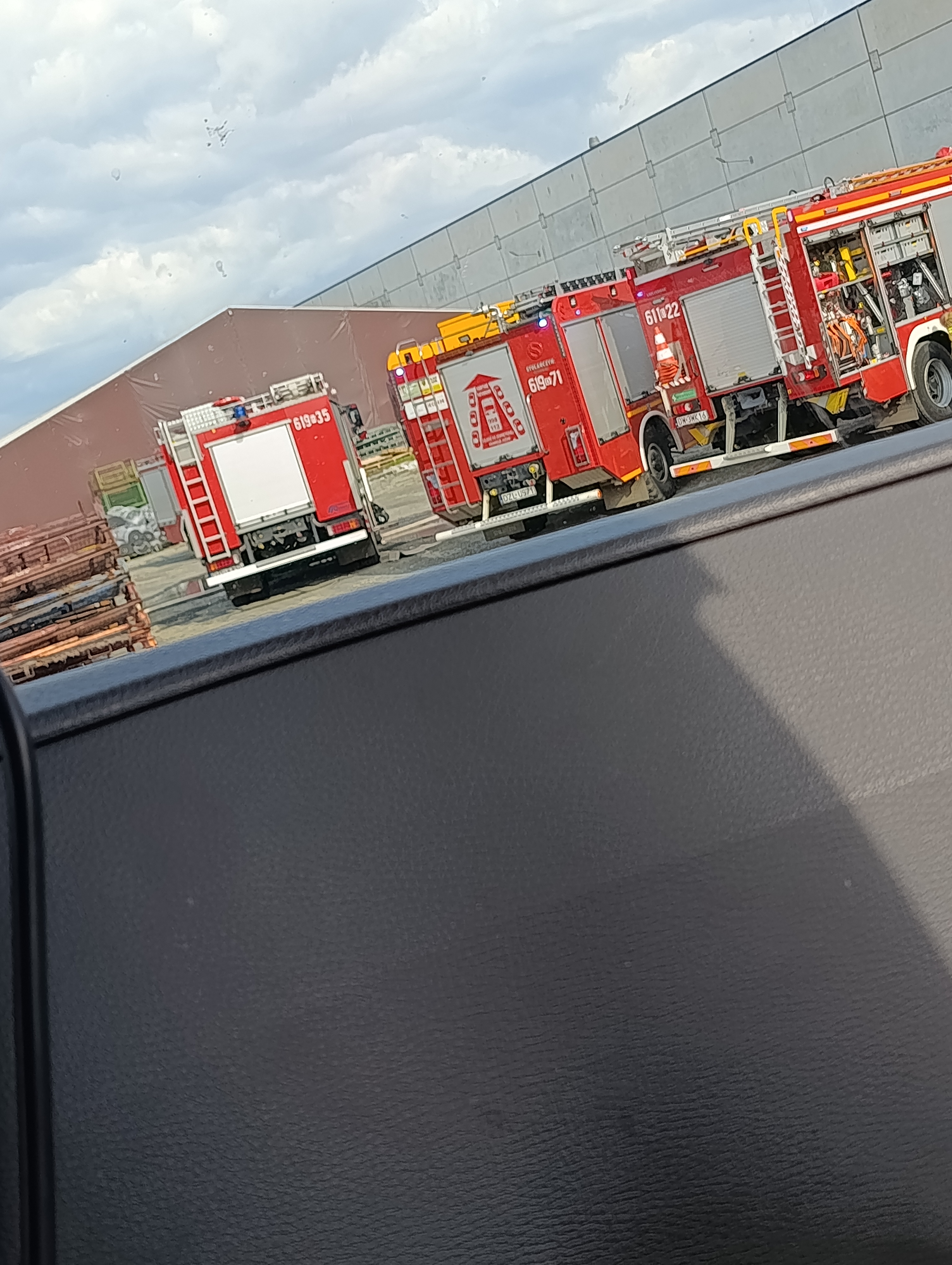Pożar hali magazynowej - OSP Swieriawa